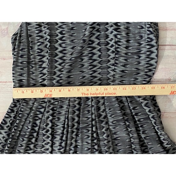 JOIE Silk Sleeveless Dress size Large Gray Black Aztec Pleated Fit and Flare - Picture 8 of 12